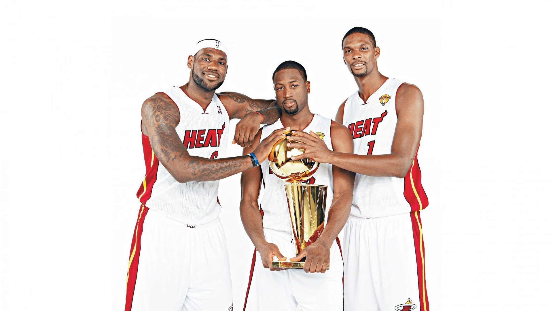 开云体育登录-亚洲新王掀翻南美巨人，意甲杀神亮剑！足球世界正在重写秩序