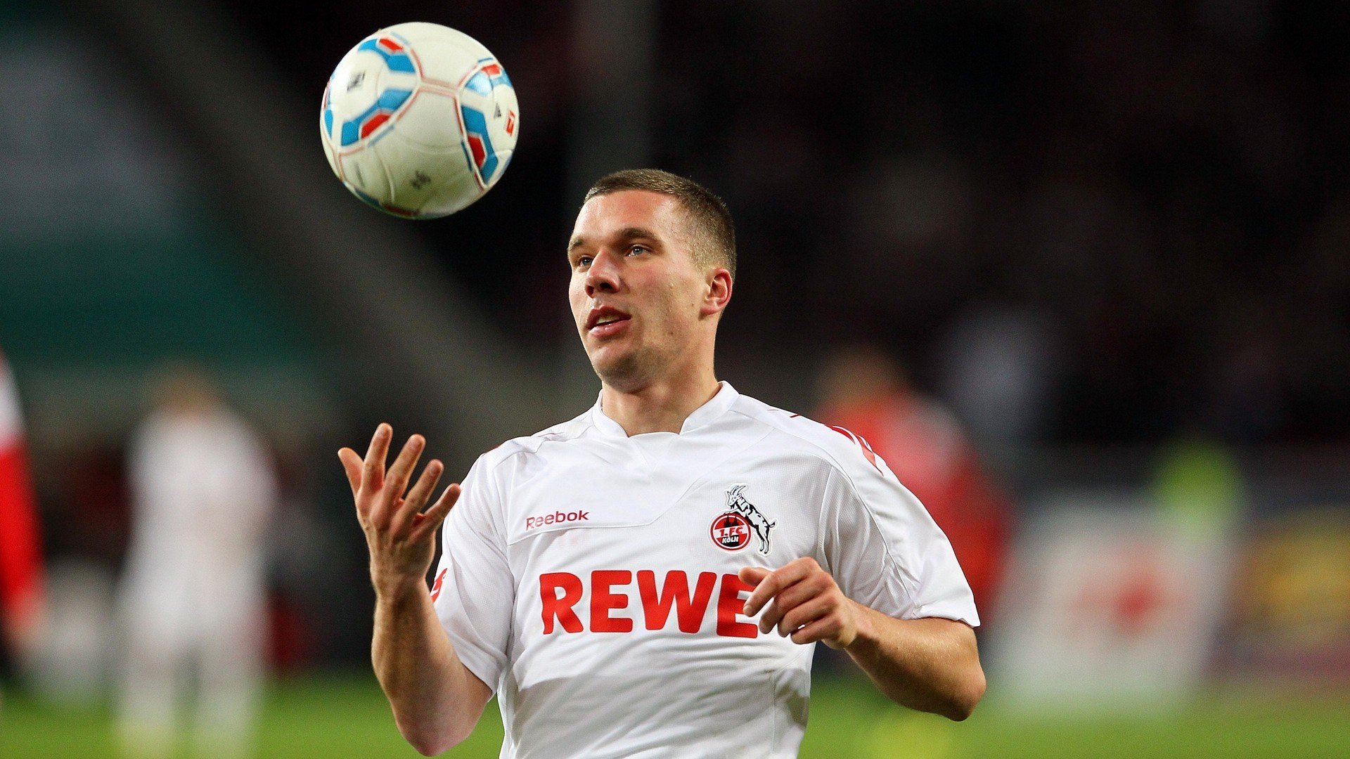 开云体育APP下载-尤文血战韩国，从泥泞到星辰，马丁内利如何扛起破碎的巨人